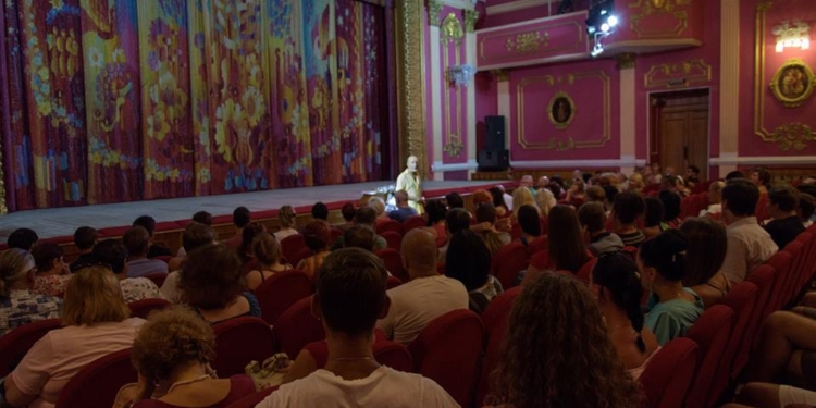 Николаевский украинский муздрам вышел из отпуска и готовит премьеры