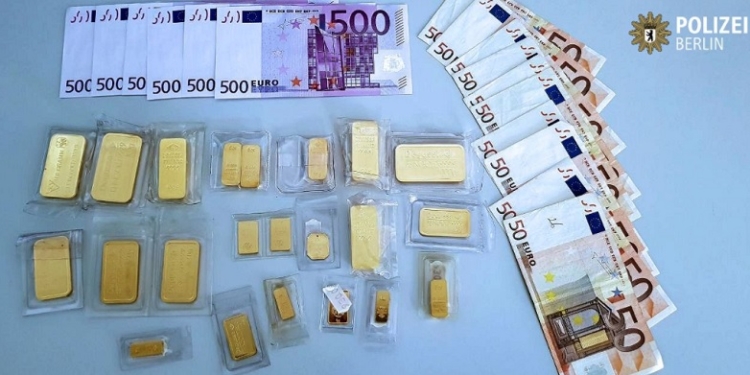 В столице Германии забывчивому велосипедисту вернули сумку с 1 кг золота и 3,5 тыс.евро