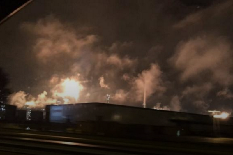 В Нидерландах загорелся крупнейший нефтеперерабатывающий завод в Европе 1