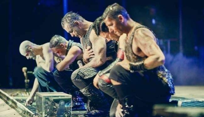 Сеть поразила песня Rammstein, исполненная на бандурах