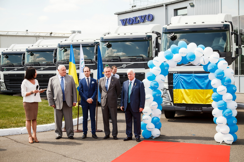"НИБУЛОН" снова всех удивил - закупил 60 новых тягачей - Volvo, Mercedes и Scania 9