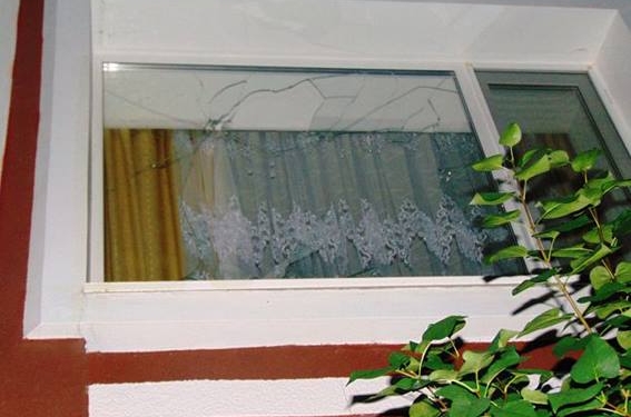 В Николаевской области в дом депутата горсовета бросили коктейль Молотова