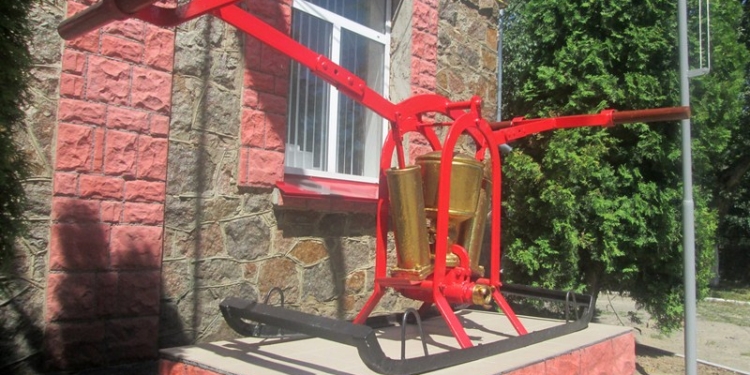 На Винничине открыли уже второй памятник пожарному насосу