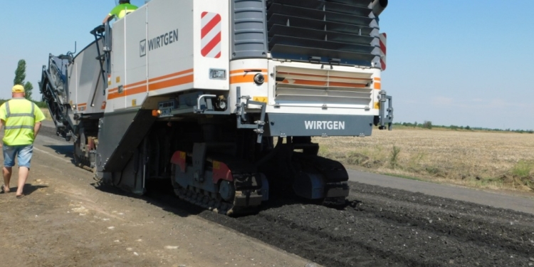 Ростдорстрой взял в работу участок на дороге  Калиновка – Снигиревка – Березнеговатое