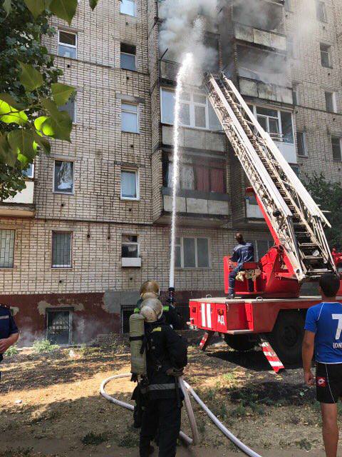 В Корабельном районе Николаева в 9-этажке загорелся балкон 3
