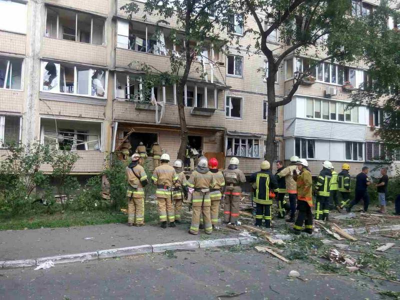 Взрыв в 9-этажке в Киеве: погибла женщина 4