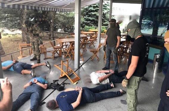 Вымогал несуществующий долг в размере 200 тыс.грн.: в полиции рассказали, за что в Николаеве задержали криминального авторитета «Наума» и его подельников