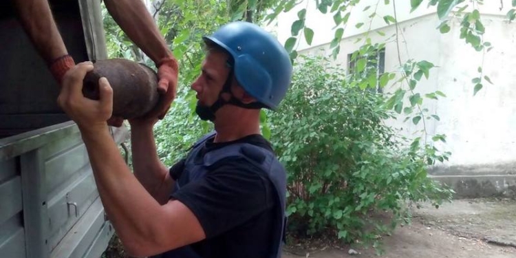 В Николаеве на ул.Карпенко нашли два старых боеприпаса