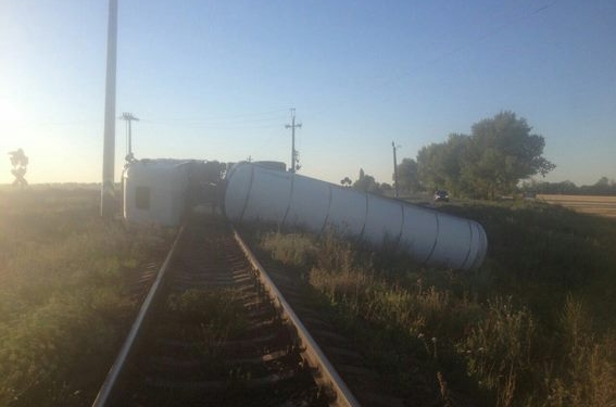 В Николаевской области под Первомайском перевернулся DAF и заблокировал железнодорожные пути