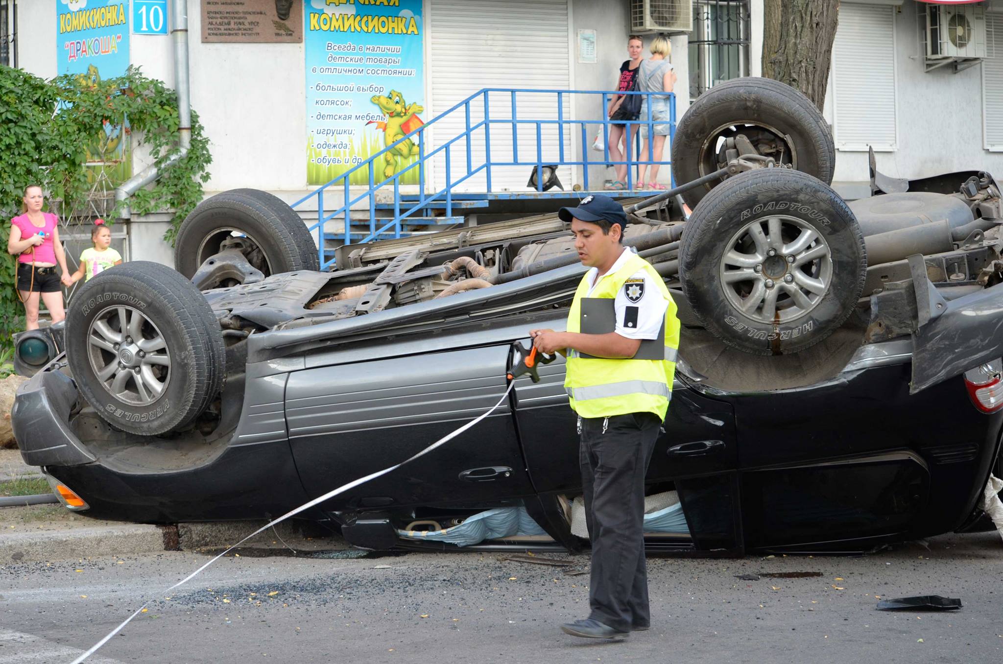 Еще одно ДТП, уже в Николаеве.  Skoda смята, Lexus – на крыше