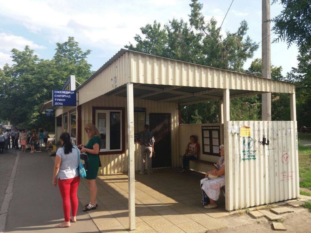 В Первомайске автовокзал и перевозчиков проверяет полиция. Один микроавтобус конифсковали 12