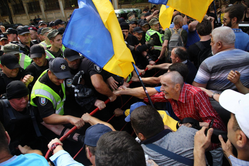 В Киеве сторонники Саакашвили подрались с полицией. Или наоборот 9