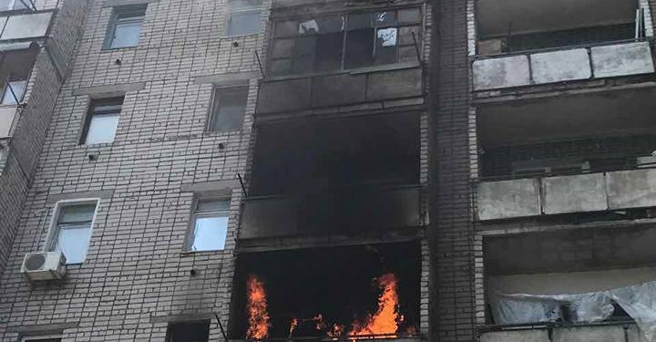 В Корабельном районе Николаева в 9-этажке загорелся балкон