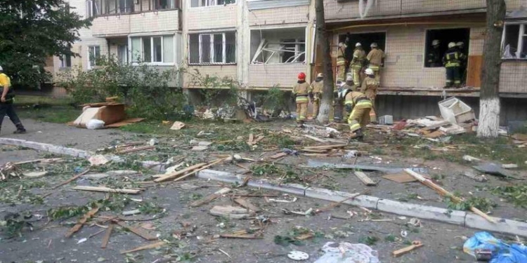 Взрыв в 9-этажке в Киеве: погибла женщина