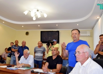 Скандал вокруг кортов базы «Спартак» в Николаеве: депутаты и ветераны-теннисисты усматривают в действиях общественников сведение личных счетов