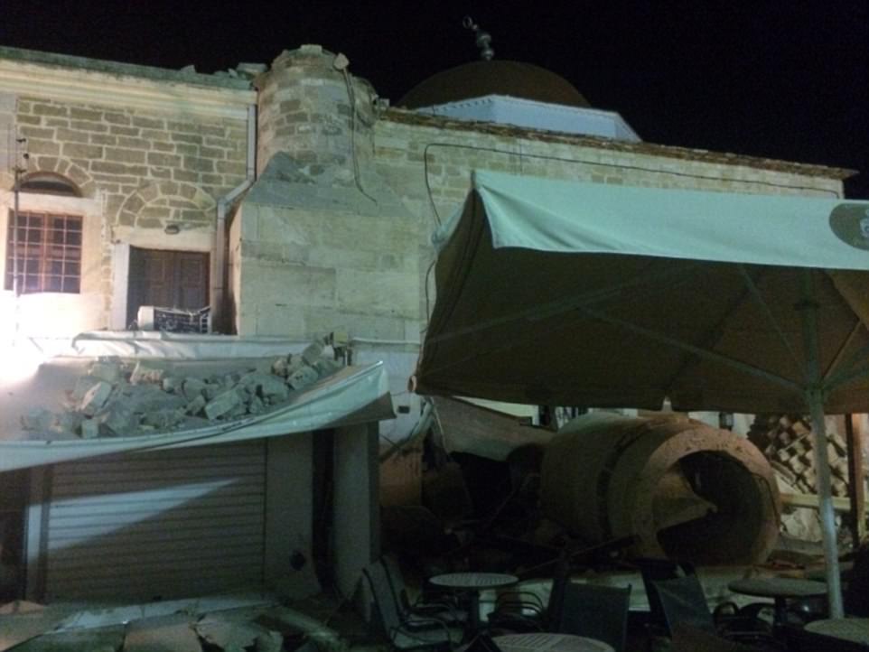 Мощное землетрясение в Греции и Турции. Есть погибшие и раненые 21