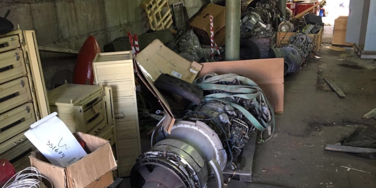 СБУ и ГПУ остановили незаконную продажу запчастей к военным самолетам и вертолетам