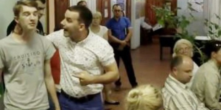 В Киевской области депутат райсовета от БПП и его брат напали на школьника