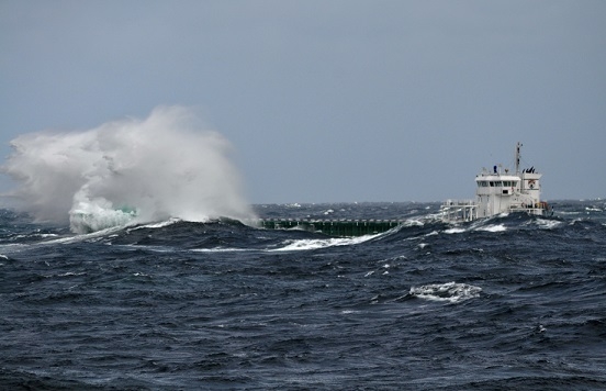Я шел на Одессу, а вышел к Херсону? Возле Крыма перевернулся сухогруз с пшеницей, который непонятно куда направлялся