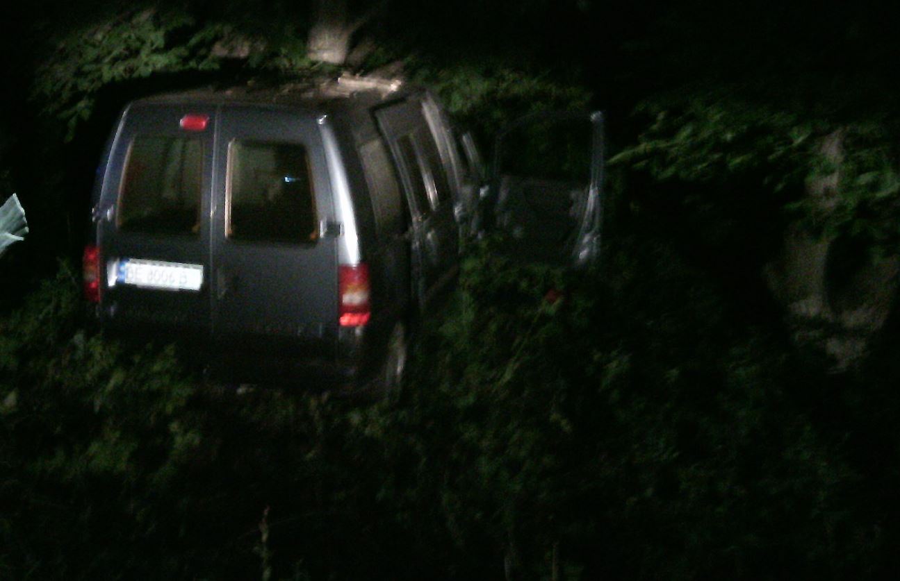 ДТП на Киевской трассе. Пежо слетел в кювет и врезался в дерево