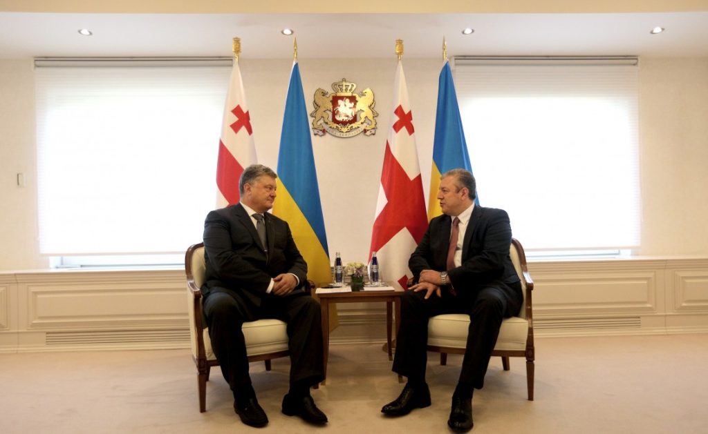 Президенты Украины и Грузии подписали декларацию о стратегическом партнерстве и договорились торговать активнее 3