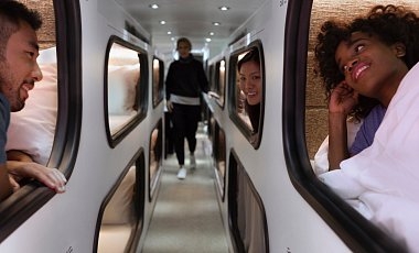 В США запустили автобус со спальными местами