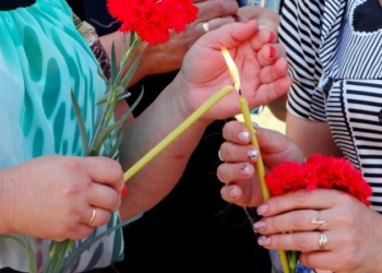 «Наши павшие – как часовые»: в Николаеве поименно вспомнили погибших под Зеленопольем и передали семье Гуцаленко государственную награду