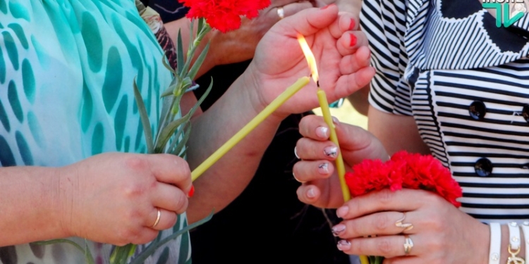 «Наши павшие – как часовые»: в Николаеве поименно вспомнили погибших под Зеленопольем и передали семье Гуцаленко государственную награду