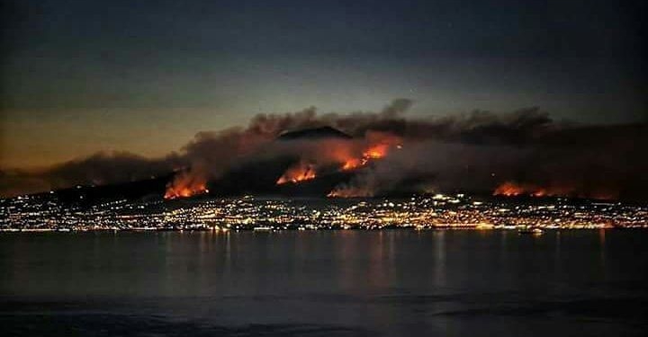 Горит Везувий. Подожгли? Есть и такая версия