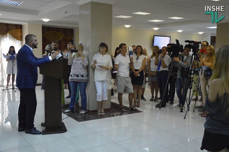 «Все на борьбу с бюрократией!»: в Николаеве министр юстиции открыл центр бесплатной правовой помощи при ОГА 5