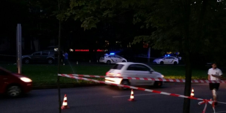 В Днепре неизвестные стреляли из автомата. Один погиб, 6 ранены