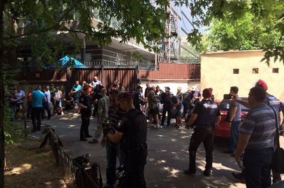 АТОшники оказались фальшивыми – полиция задержала участников акции под ГПУ