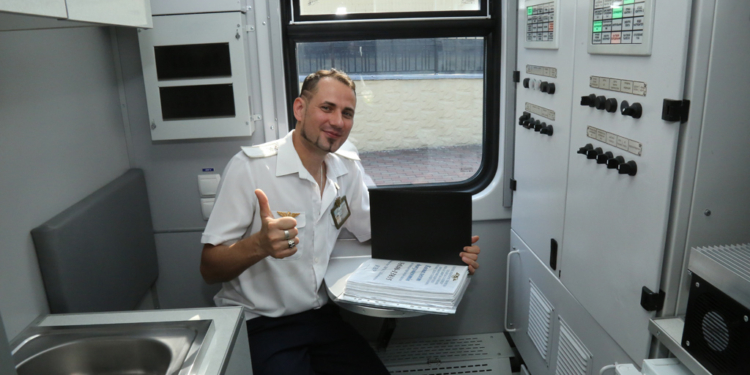 Было – стало. Укрзализныця показала капитально восстановленные вагоны