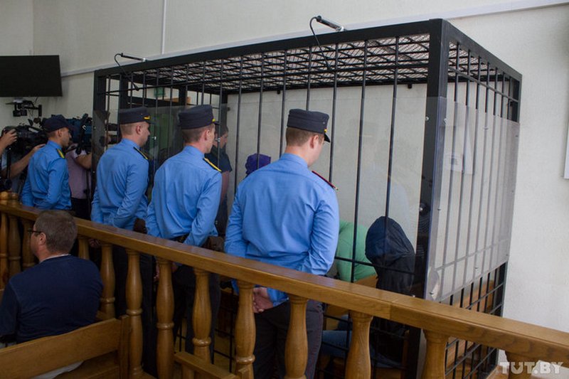 В Беларуси суд приговорил двух "черных риелторов" к смертной казни 1