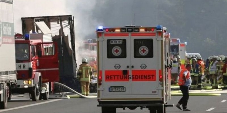 18 человек сгорели дотла в туристическом автобусе в Баварии