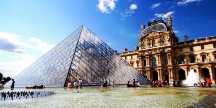 В Лувре из-за ливней пострадали три гениальные картины