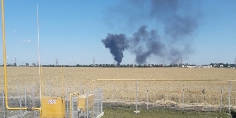 На нефтебазе под Одессой произошел пожар, есть пострадавшие