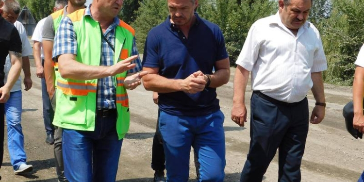 Результаты поездки по трассе Н-11 Николаев-Днепропетровск: глава Укравтодора считает, что на ее ремонт потребуется еще миллиард гривен