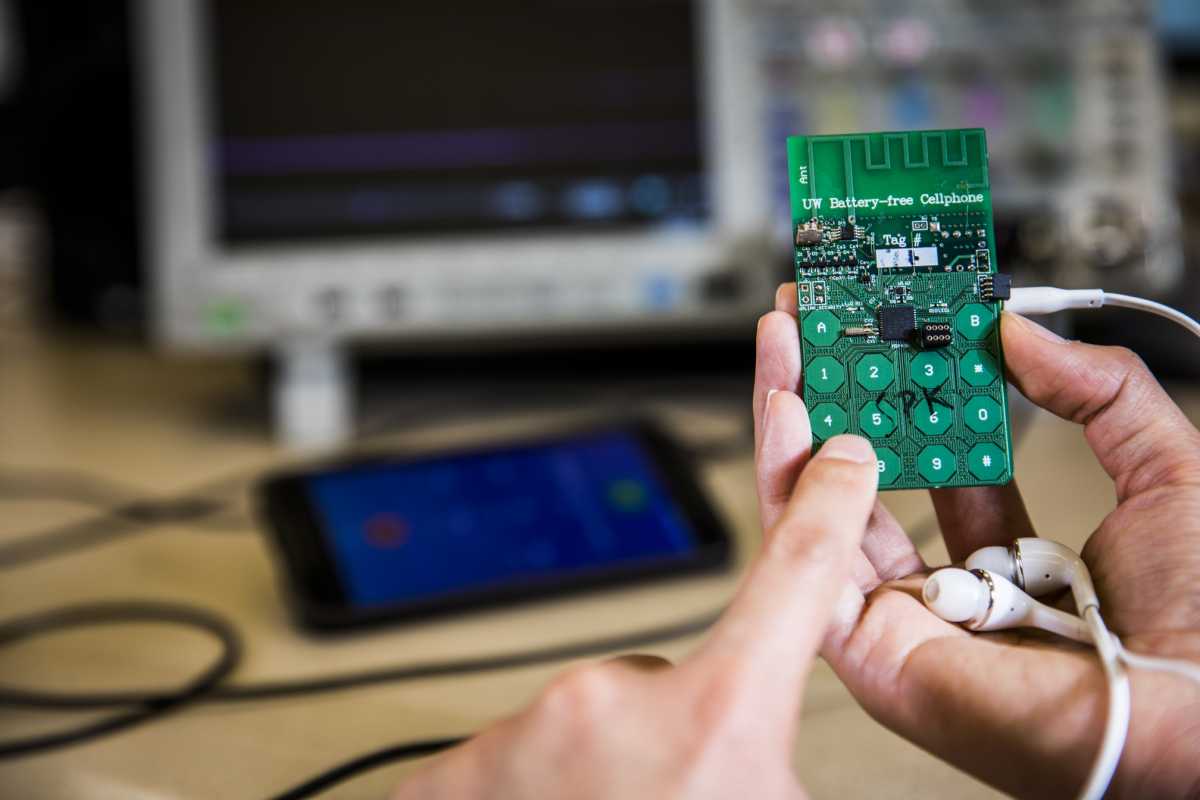 Телефон вообще без аккумулятора. Уже скоро