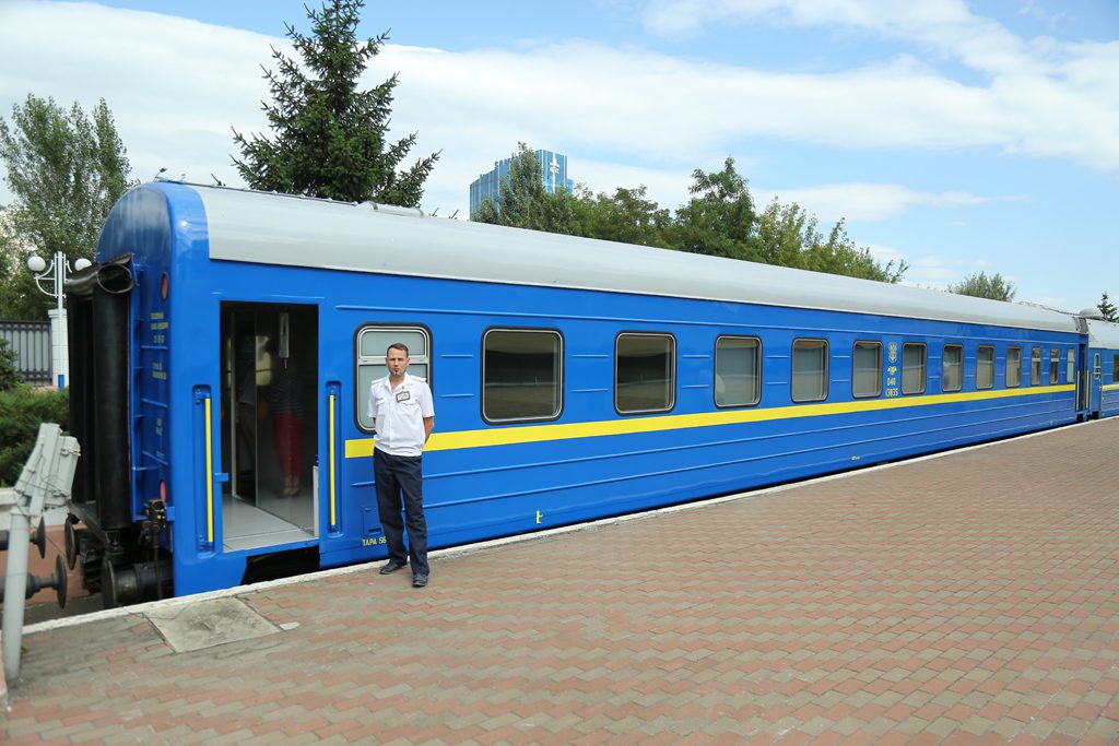 Укрзализныця рассматривает ограничение продажи билетов на поезда до 50% 1