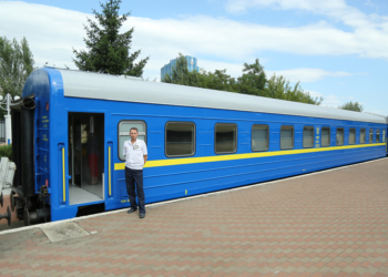 Было – стало. Укрзализныця показала капитально восстановленные вагоны