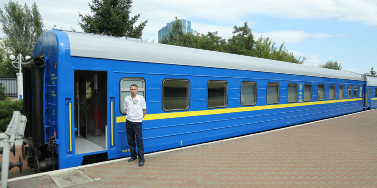 Было – стало. Укрзализныця показала капитально восстановленные вагоны