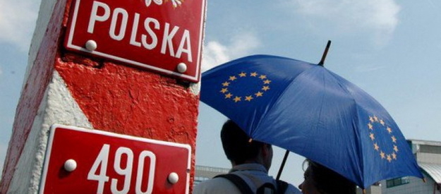 Польша официально разрешила трудоустройство украинцев, въехавших по безвизу