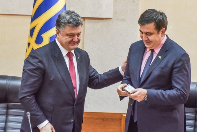 Саакашвили продемонстрировал, как выглядит его подлинная подпись 5