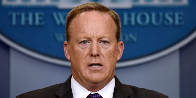 Не прошло и полгода – пресс-секретарь Белого дома подал в отставку