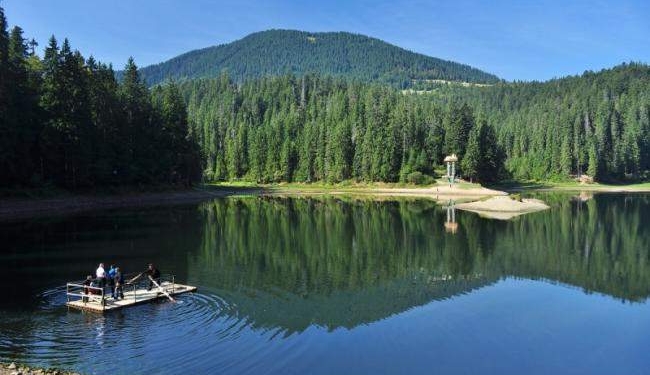 Идеи для отпуска. Это надо видеть: жемчужина Закарпатья – озеро Синевир