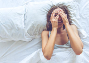 Тяжелое одеяло улучшает сон и уменьшает стресс