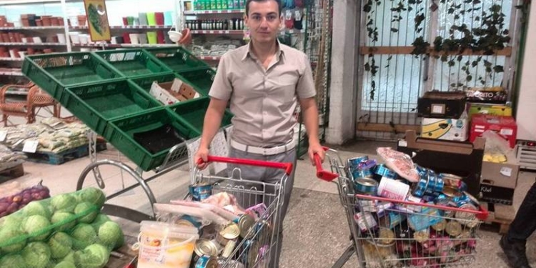 Общественники обнаружили в николаевском супермаркете “горы просрочки” и несвежее мясо