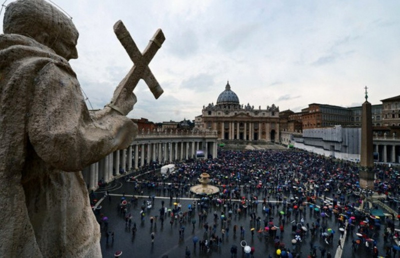 Ватикан к Пасхе вакцинирует от ковида 1200 бездомных