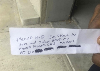 Несколько часов застрявший в банкомате рабочий взывал  о помощи: его просьбы о помощи принимали за розыгрыш